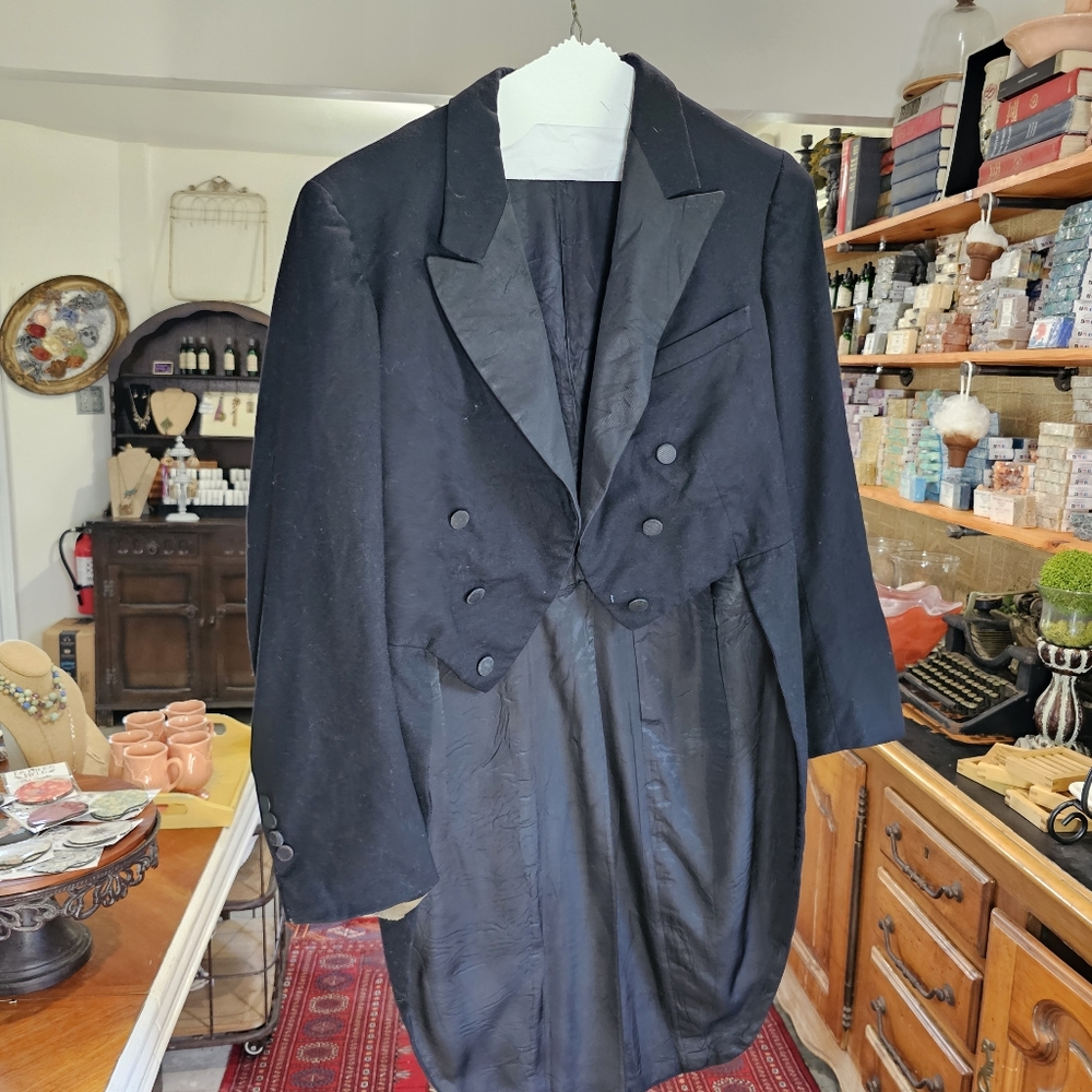 Mens cutaway tuxedo coat great for cosplay and victorian dressup